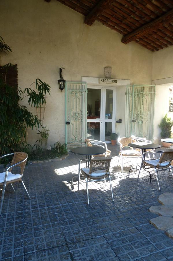 Hotel Restaurant Le Commerce Auriol Exterior foto